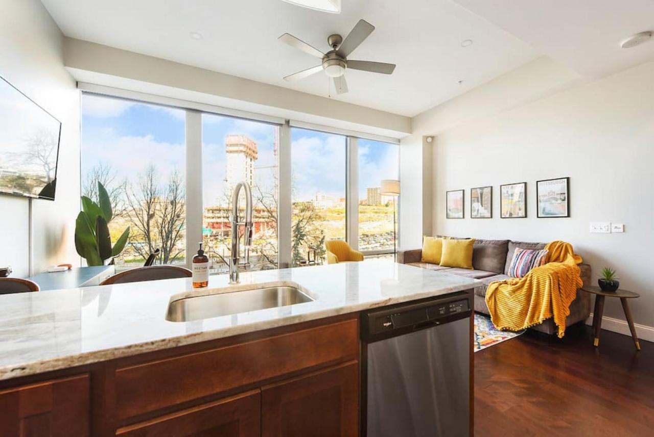 Hostwise Stays - The Washington At Chatham - Free Parking, Private Gym, Skyline Views! Pittsburgh Exteriér fotografie